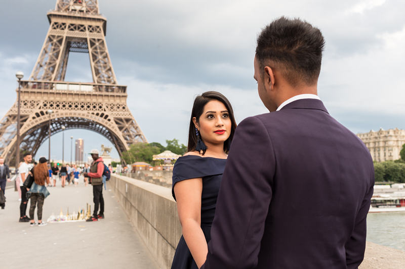 couple photoshoot paris honeymoon lovers photographer